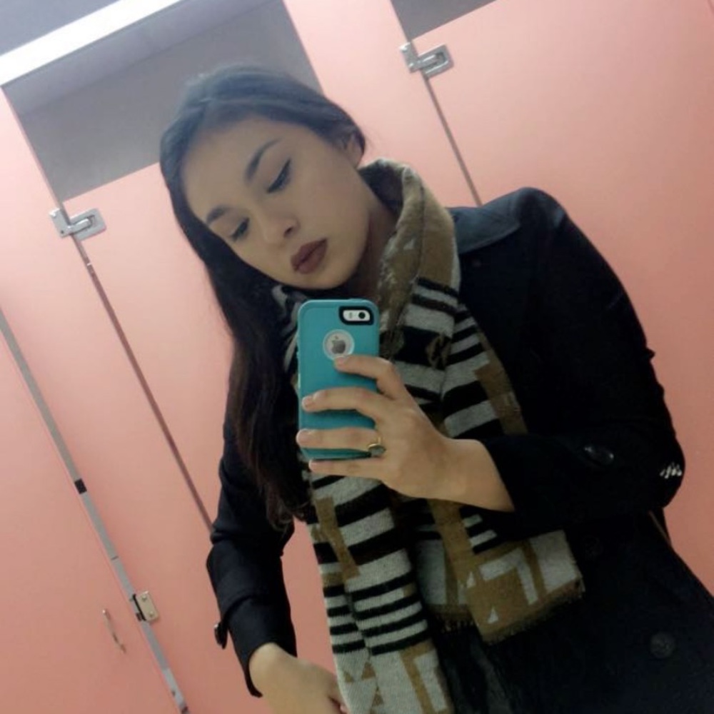 Meet your Posher, Kayla